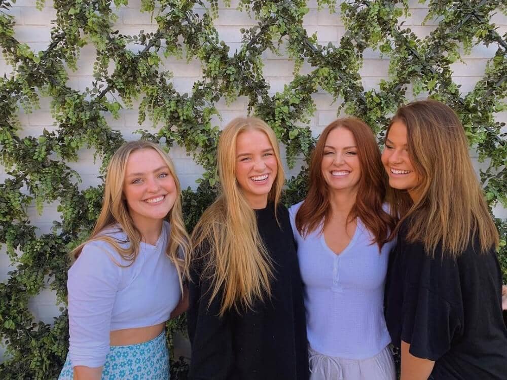 Julia Hatch's Mother, Father, and Sister