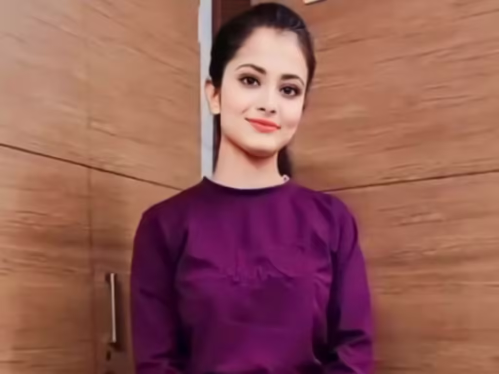 IPS Divya Tanwar Age