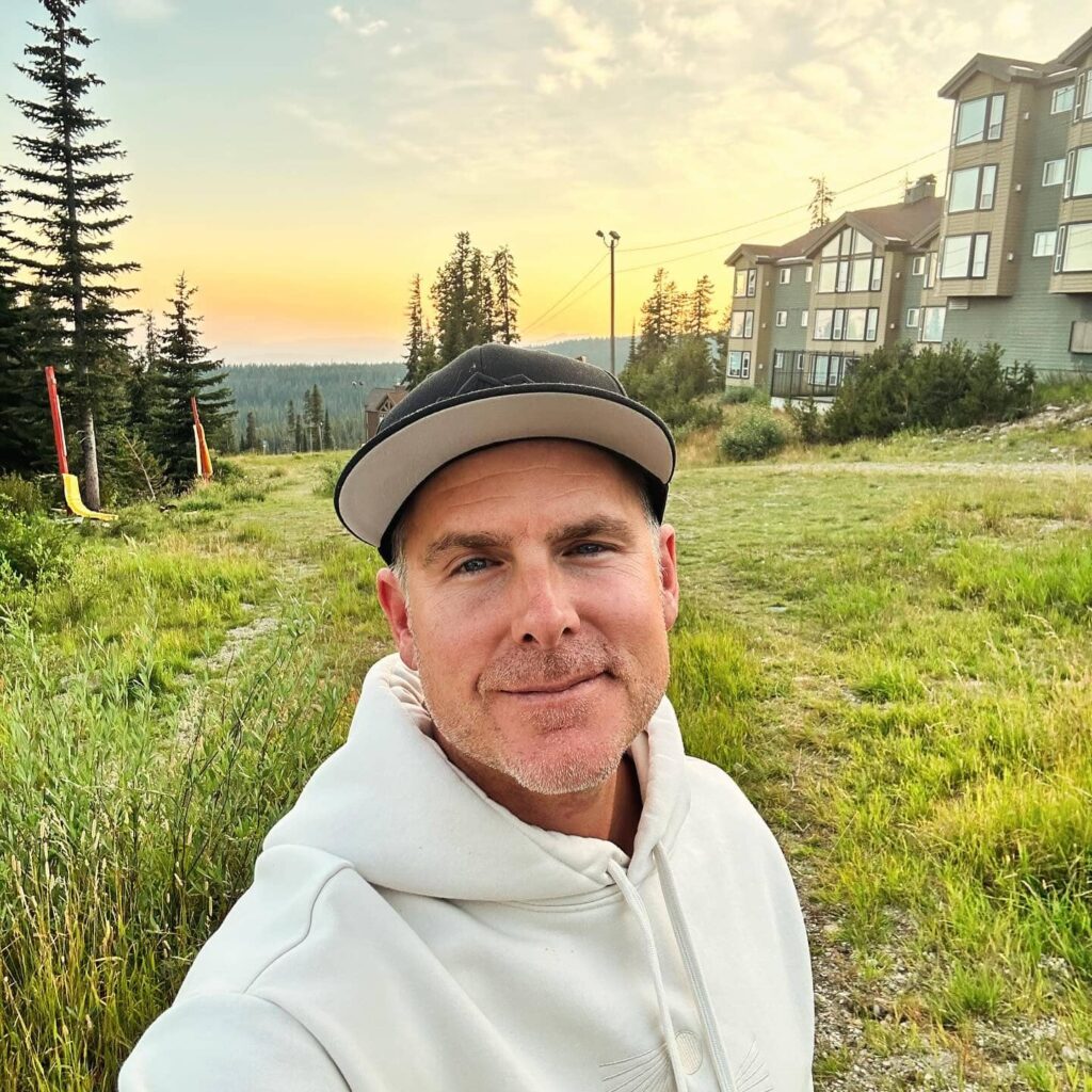 https://www.biographygen.com/wp-content/uploads/2024/01/Dan-Martell-Headshot-How-to-Rock-Your-Product-Demo.jpg