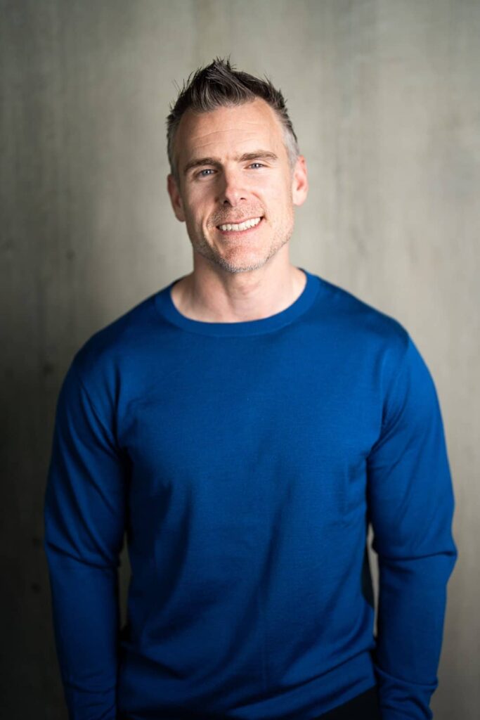 https://www.biographygen.com/wp-content/uploads/2024/01/Dan-Martell-Headshot-How-to-Rock-Your-Product-Demo.jpg
