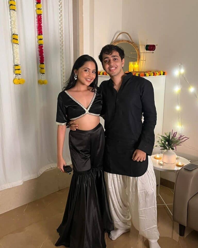 Anik Jain Age Height Net Worth Parents Girlfriend Wiki anik-jain-age-height-net-worth-parents-girlfriend-wiki