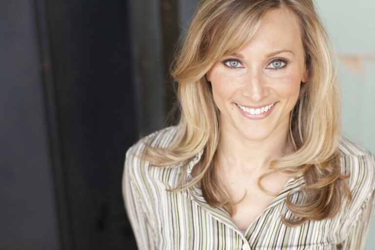 Sarah Holden Age, Height, Weight, Husband, Net Worth, Wiki