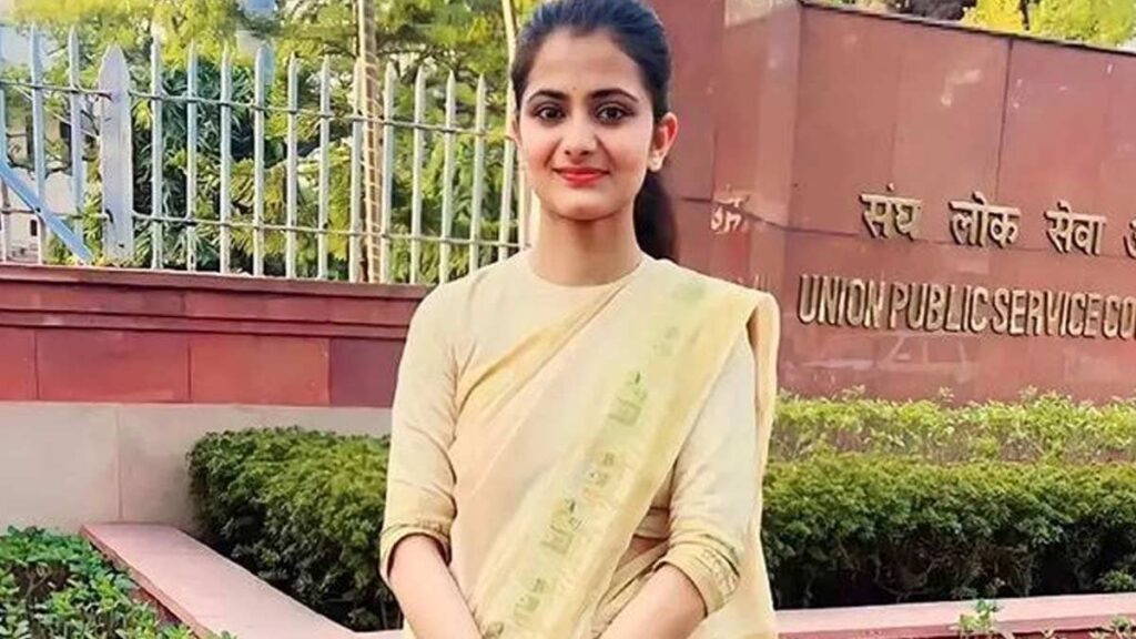 IAS Divya Tanwar 