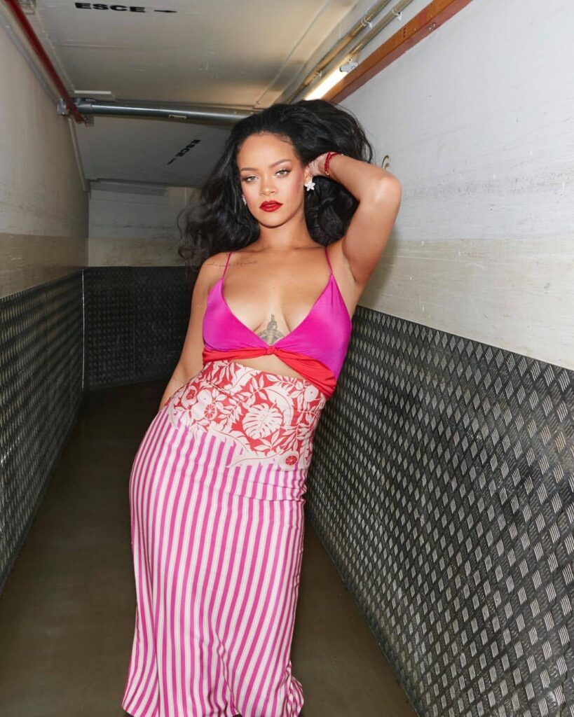 Rihanna Height and Weight