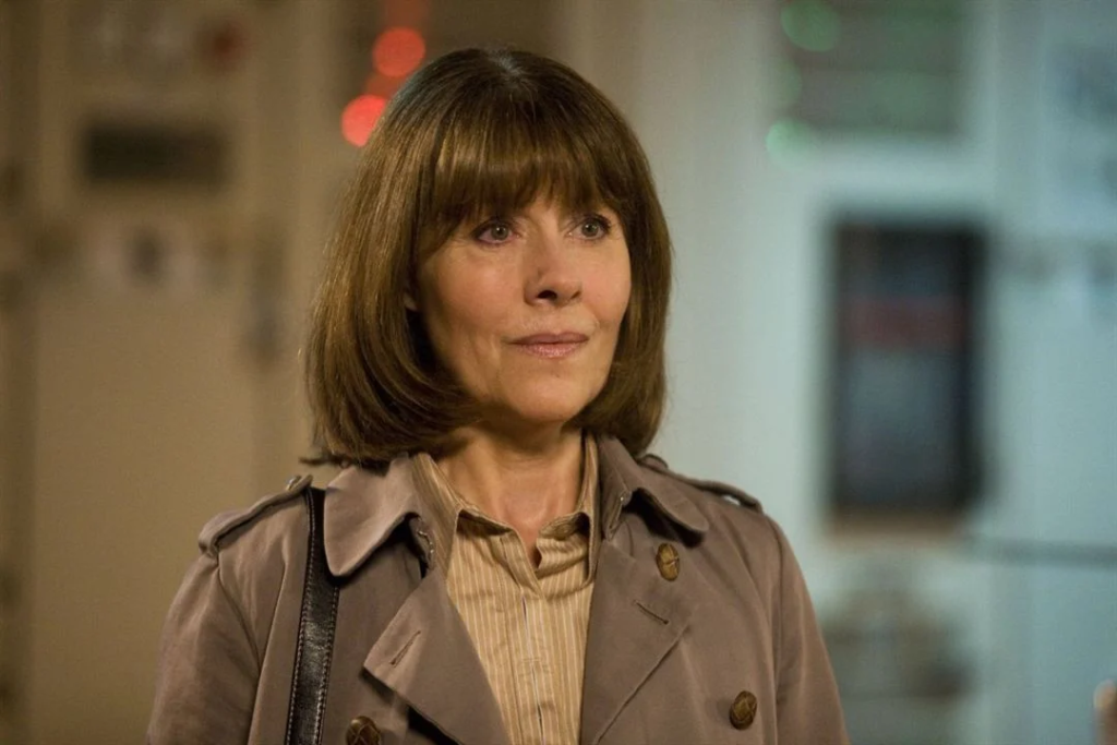 Elisabeth Sladen Net Worth