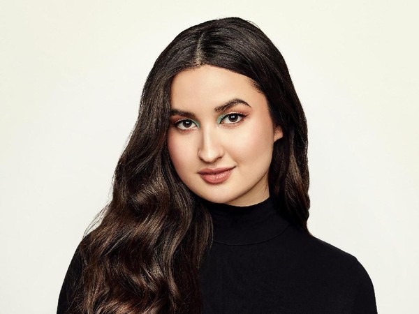 Stephanie Poetri Net Worth