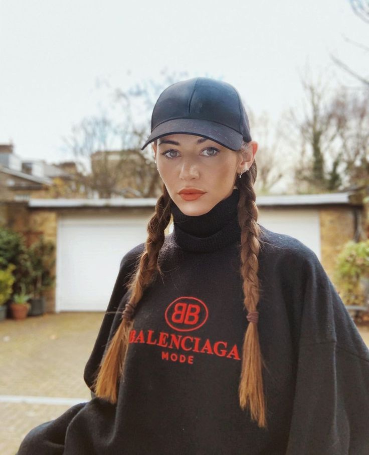 Eleanor Calder Net Worth, Wiki, Height, Age, Family, Boyfriend and Career Eleanor Jane Calder most romance was with Louis Tomlinson.