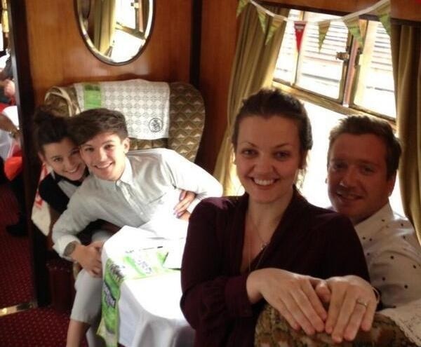 Eleanor Calder Biography Height Age Family Boyfriend and Net Worth Eleanor Calder Parents