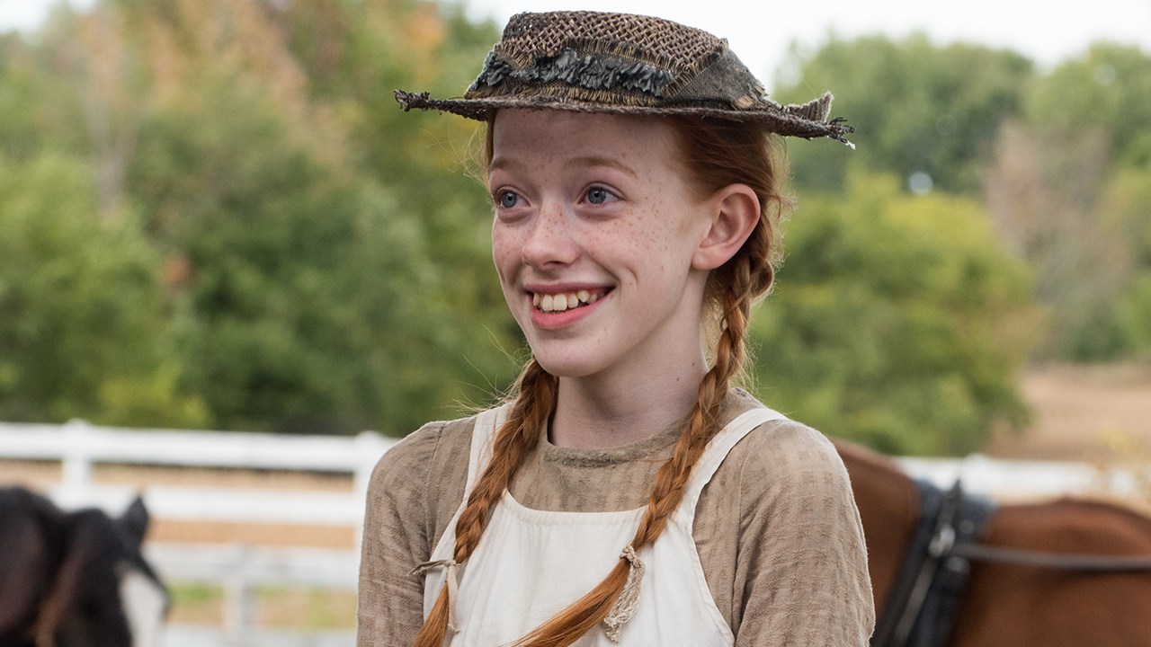 Amybeth McNulty Early Life and Education