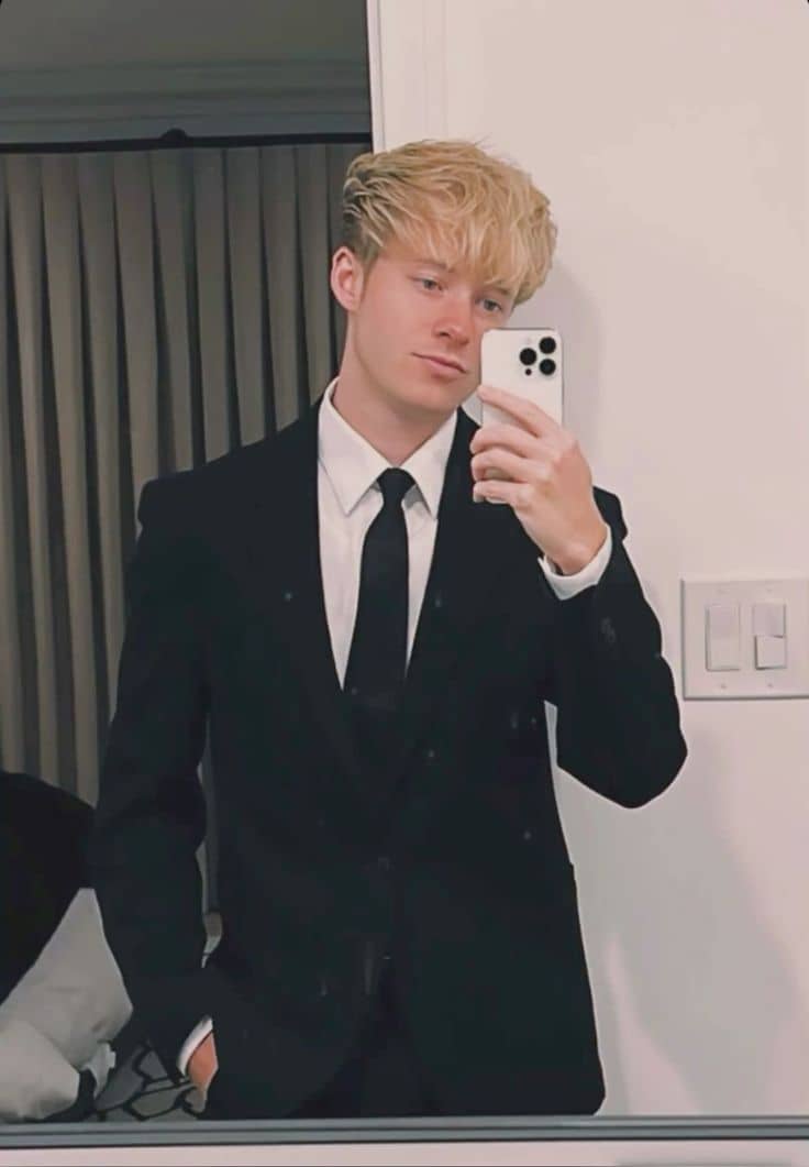 The net worth of Sam Golbach - How Tall Is Sam Golbach: Podcast Host And Social Media Star