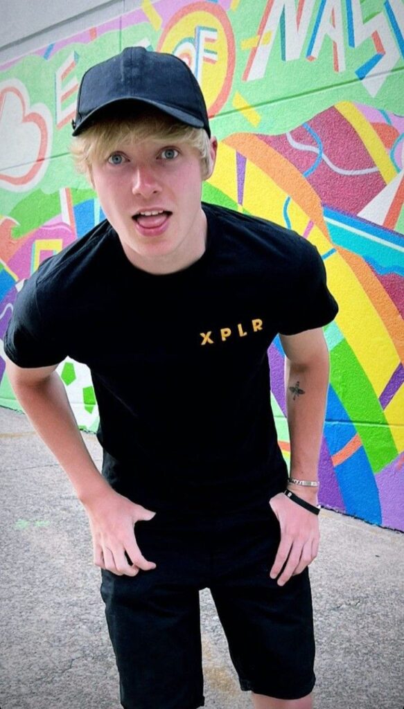 Sam Golbach Height, Weight, Body Measurement, Eye Color, and Hair Color: