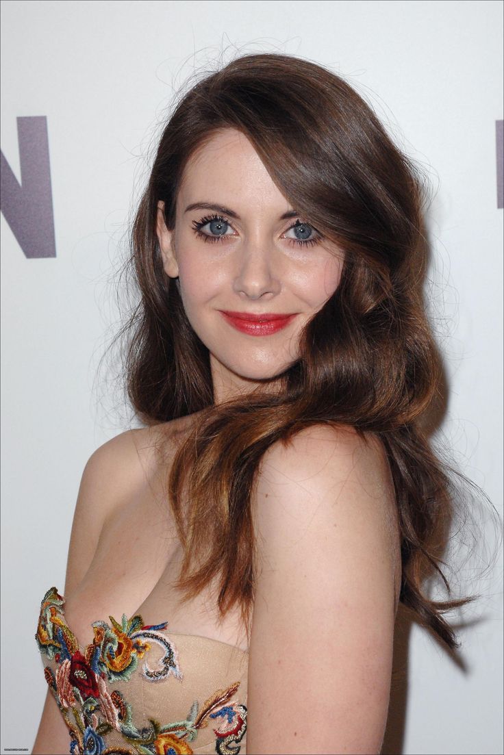 Alison Brie Biography, Height, Age, Family, Boyfriend, Net Worth and Career