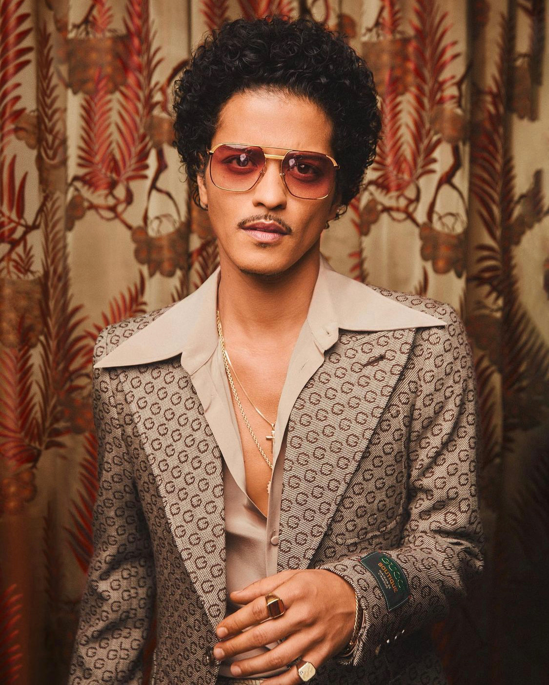 Bruno Mars Biography, Height, Age, Family, Girlfriend, Net Worth and Career