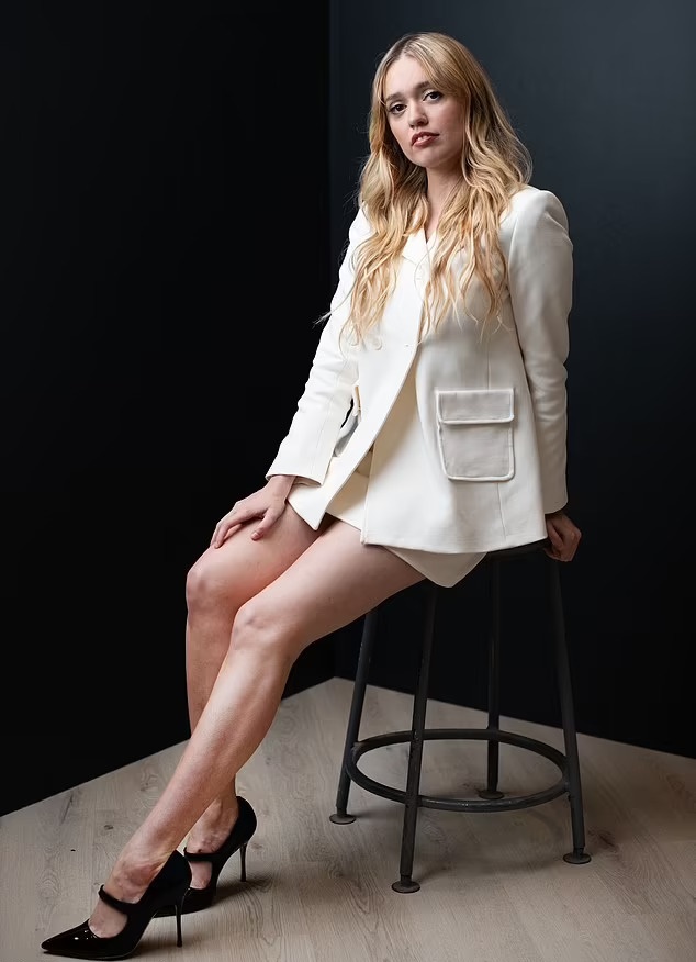 Aimee Lou Wood Biography, Height, Age, Family, Boyfriend, Net Worth and Career Aimee Lou Wood Wiki