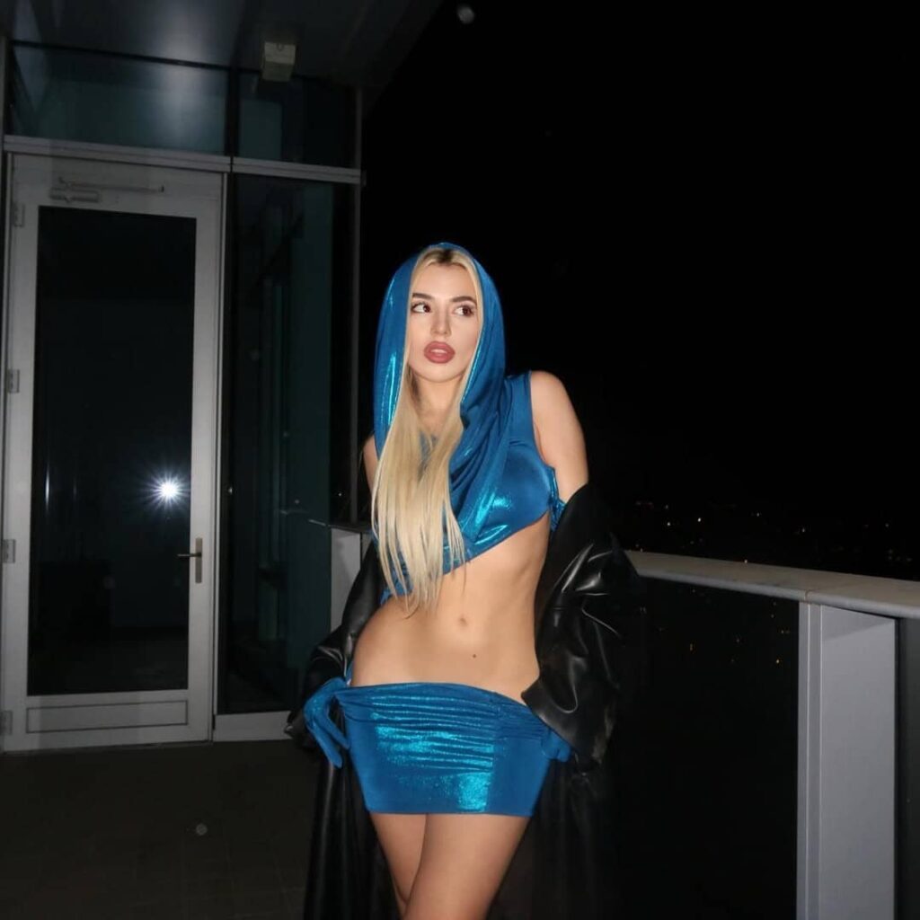 Ava Max Height and Weight