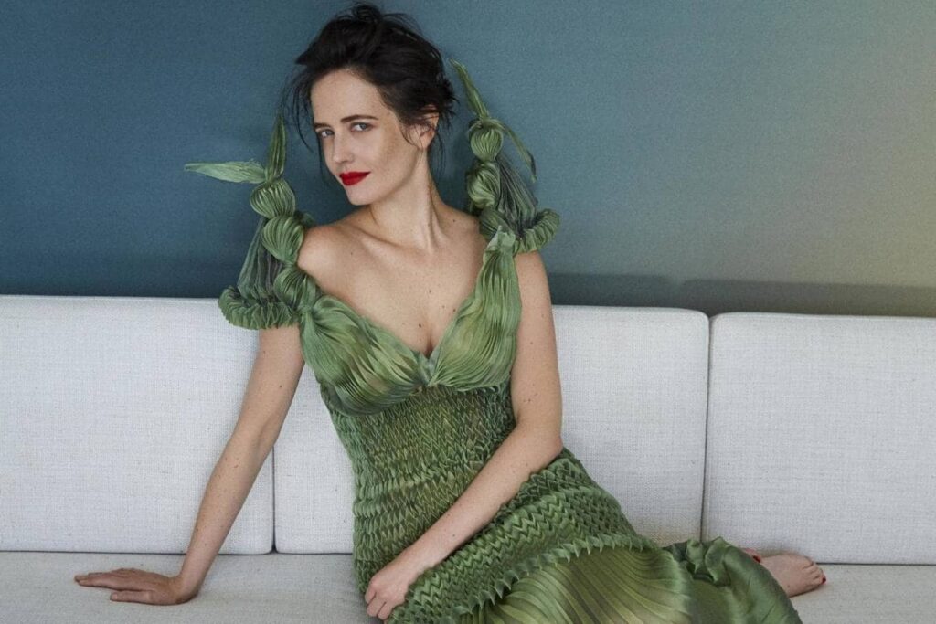 Eva As a Model