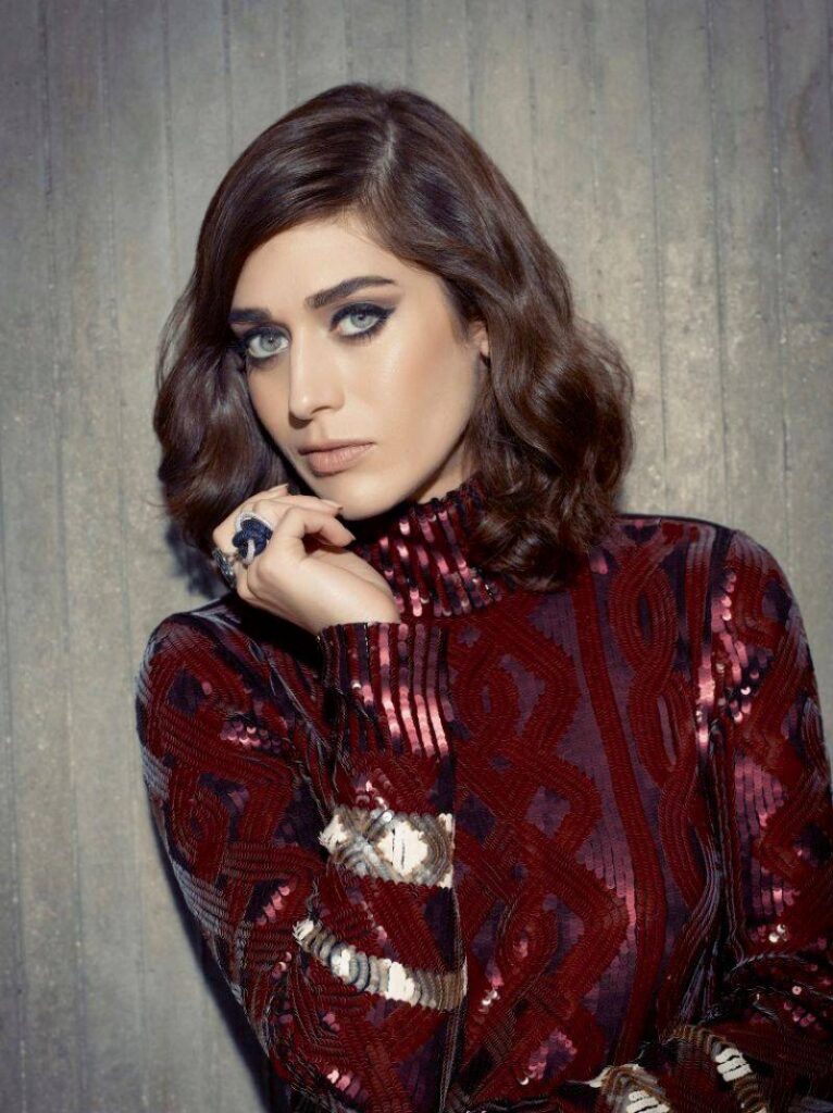 Lizzy Caplan Wikipedia/Bio