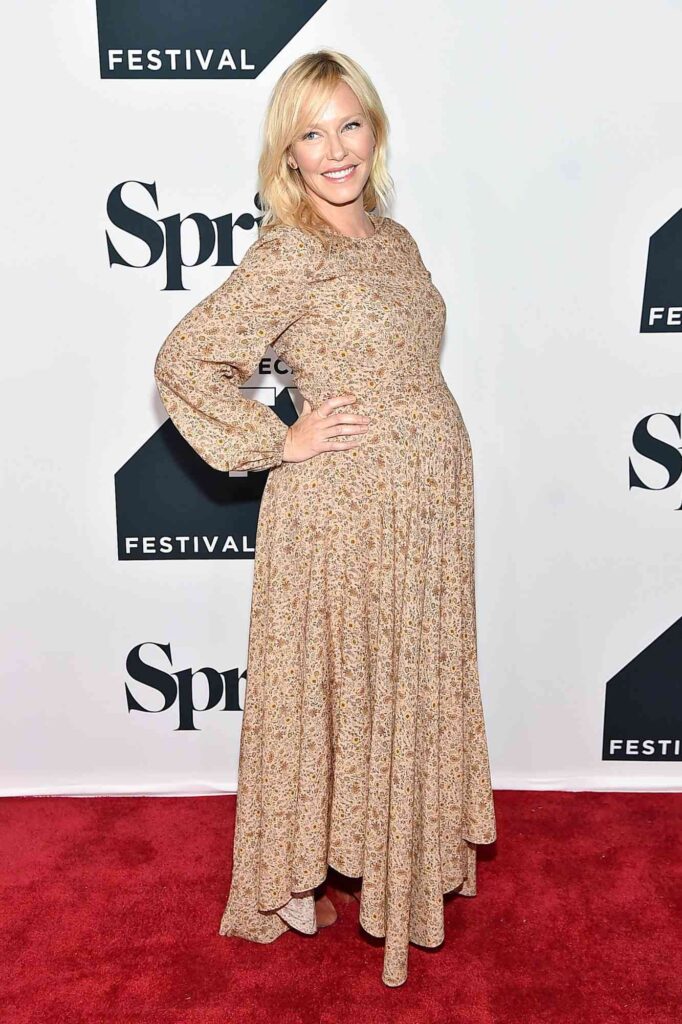 Kelli Giddish Husband