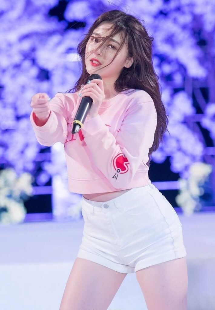 Nancy Momoland Songs with the Band