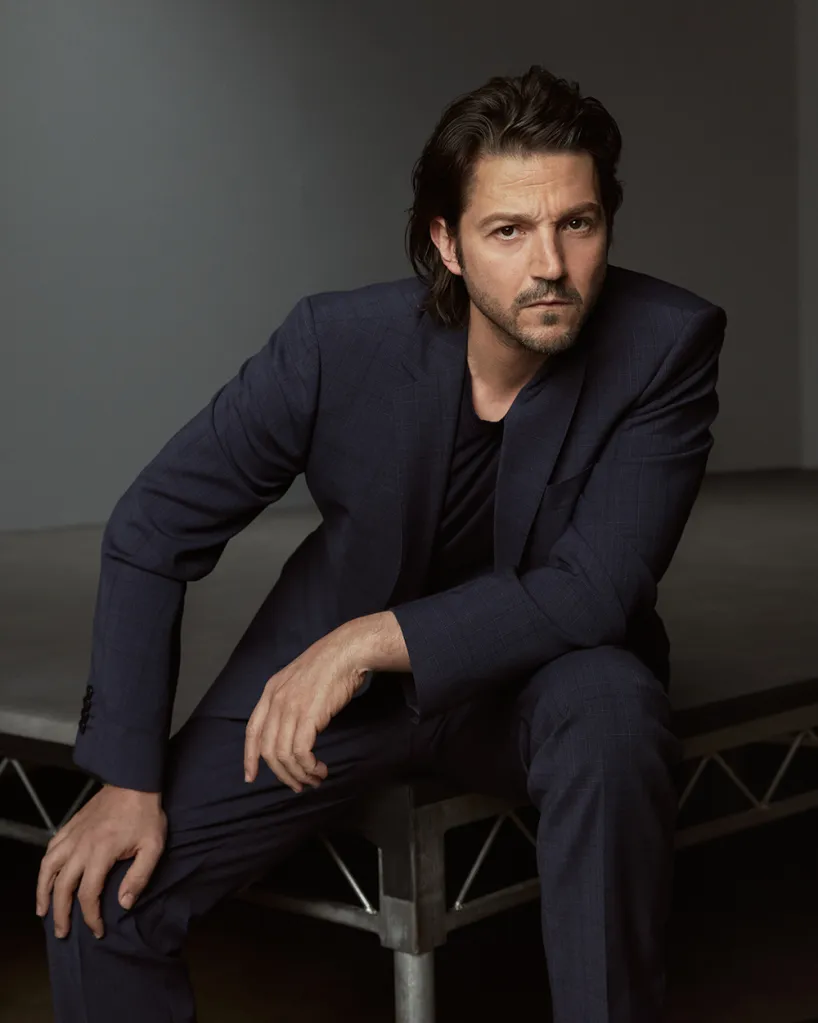 Diego Luna Height and Weight