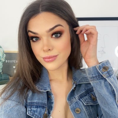 Alexandria Ryan Net Worth $2 Million