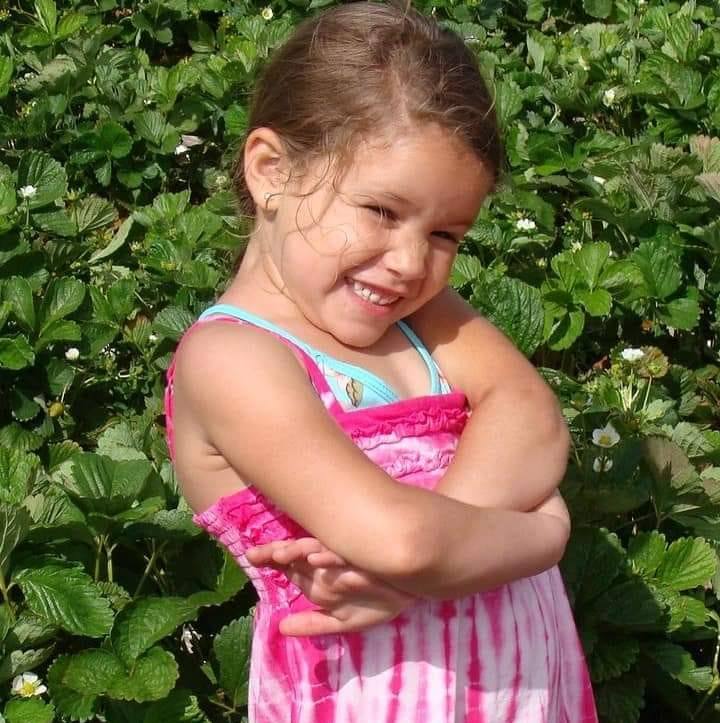 Sierra Haschak Early Life 