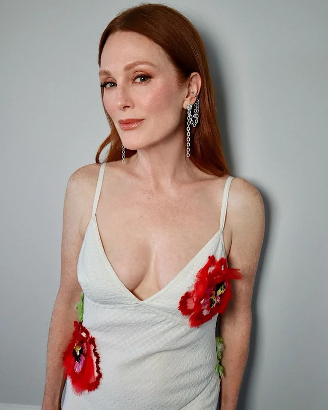 Julianne Moore Net Worth