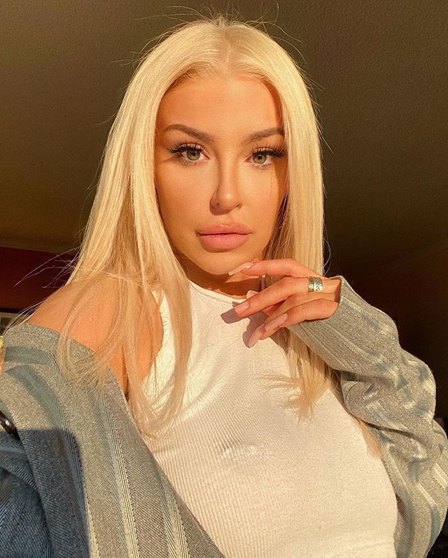 Tana Mongeau Wiki, Height, Age, Family, Husband, Net Worth and Career From Vlogs to Controversies