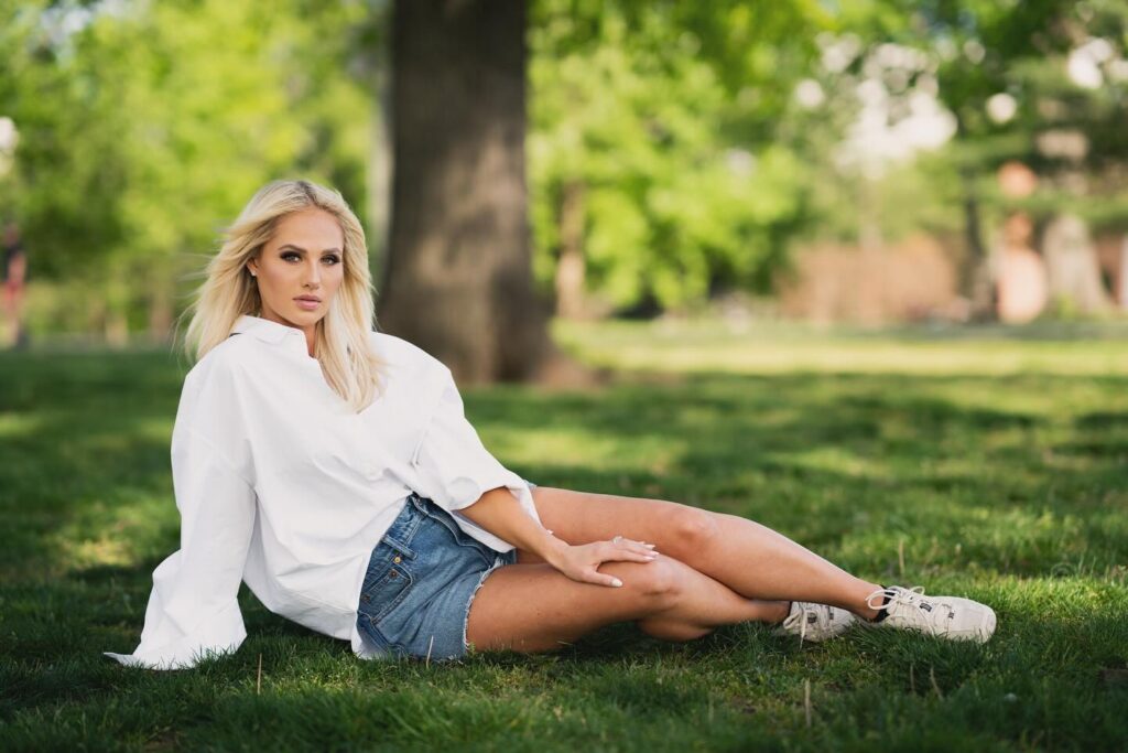 Tomi Lahren Wikipedia/Biography