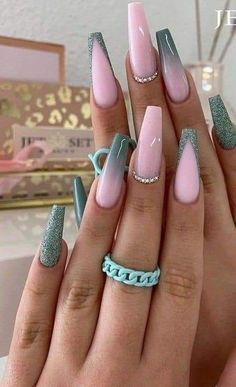 https://www.biographygen.com/wp-content/uploads/2025/08/tp-cute-acrylic-nails-art.webp