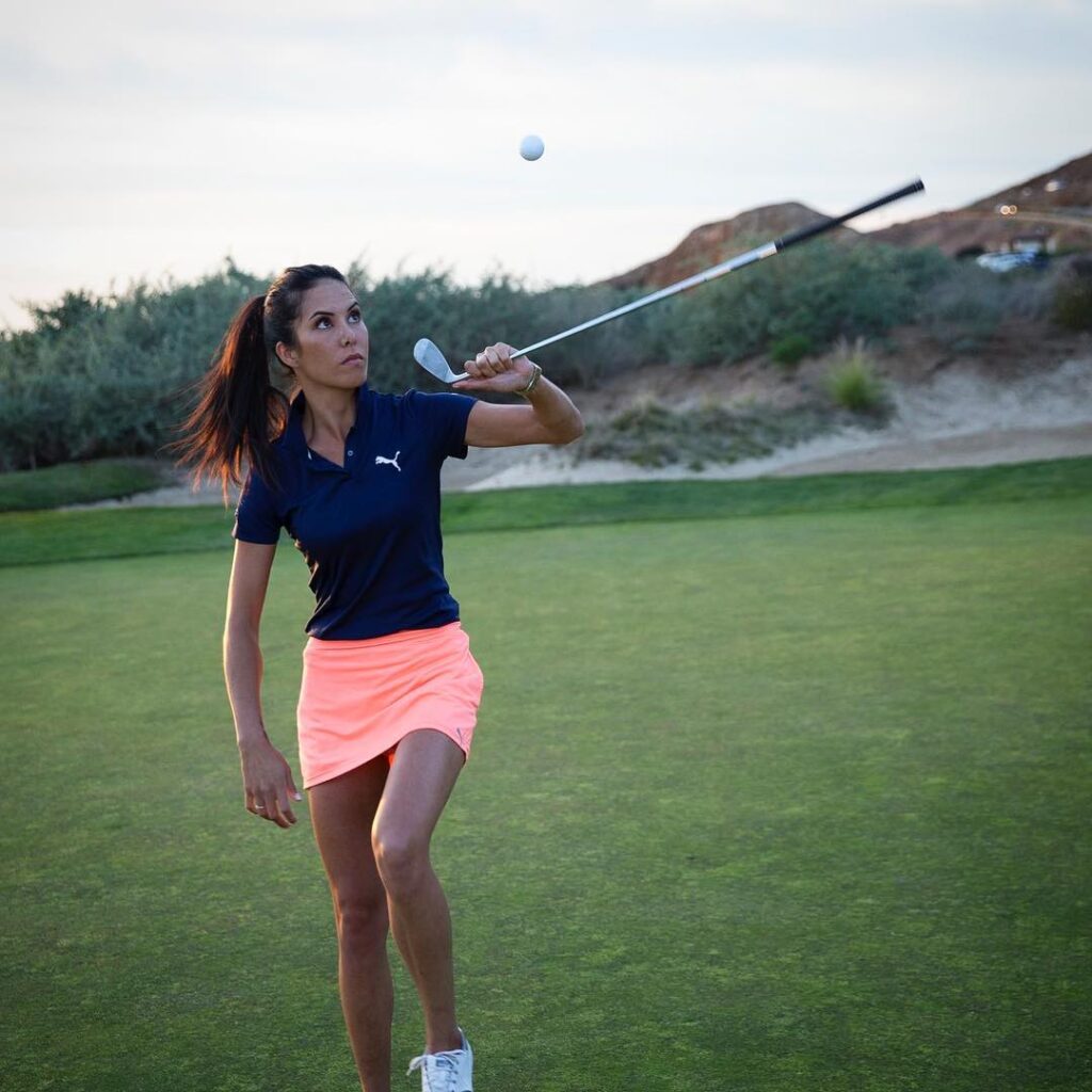 Tania Tare Golf Trick Shot 