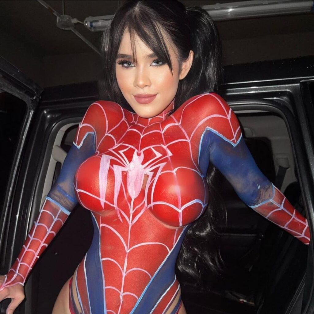 Michelle Rabbit real name is Michelle Sepúlveda, began her career as a model.