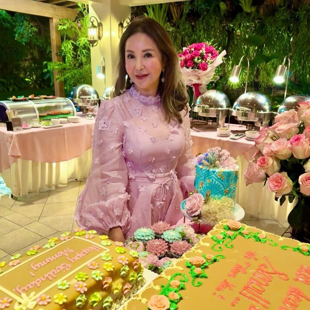 Small Laude Vlog Content and Style