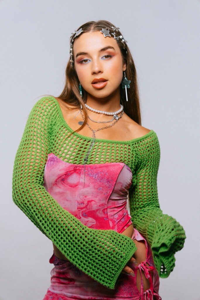 Enola Bedard Net Worth, Wiki, Height, Age, Family, Husband and Career Enola Bedard Personal Life