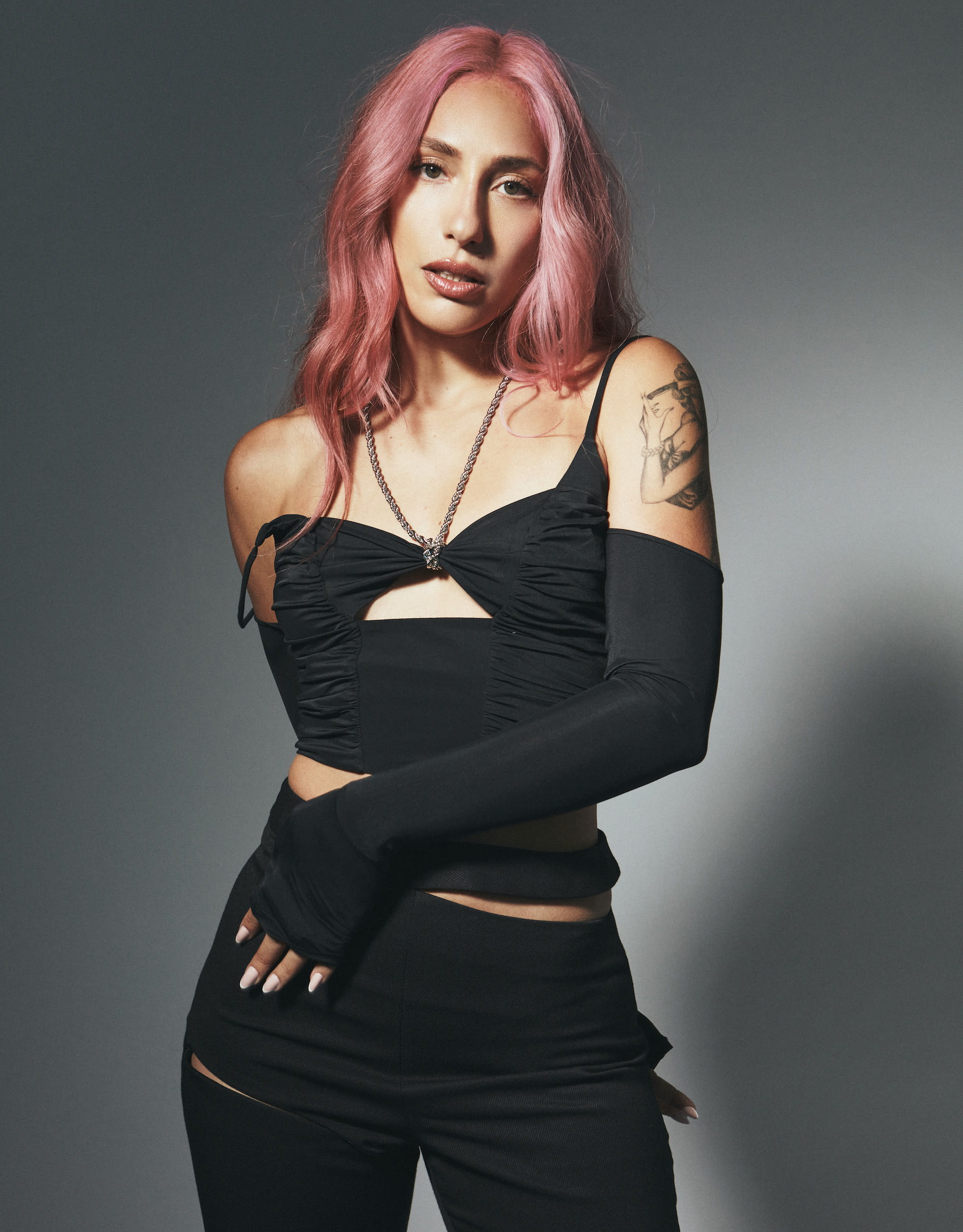 Tefi Pessoa Net Worth