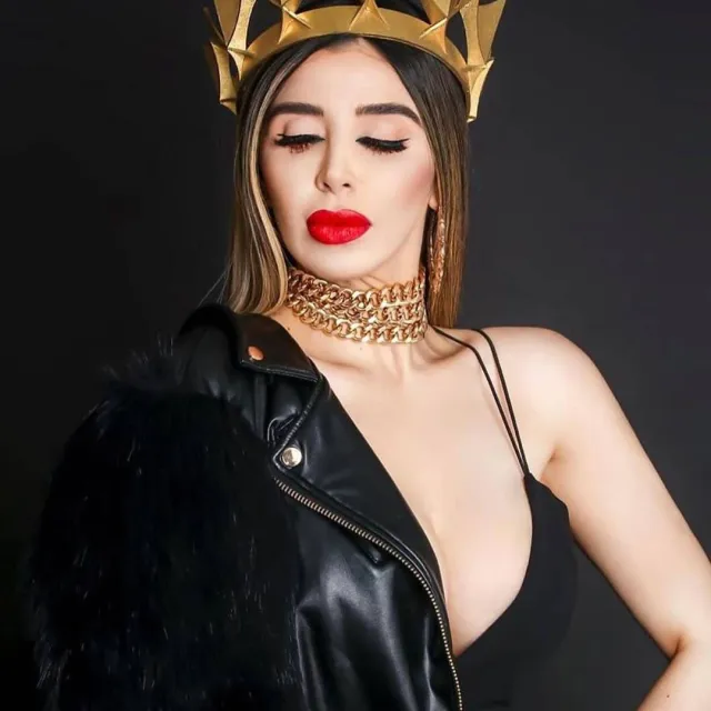 Emma Coronel Aispuro Wiki, Height, Age, Family, Husband, Net Worth and Career