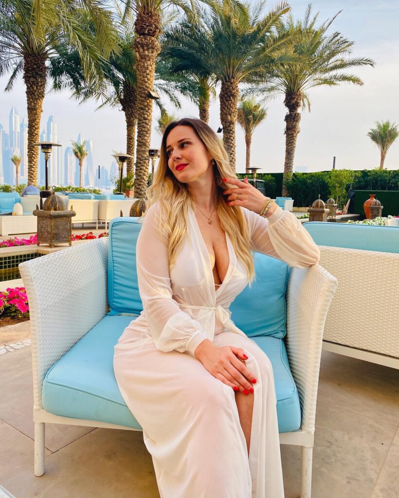 Anna Marisax Net Worth $1 Million