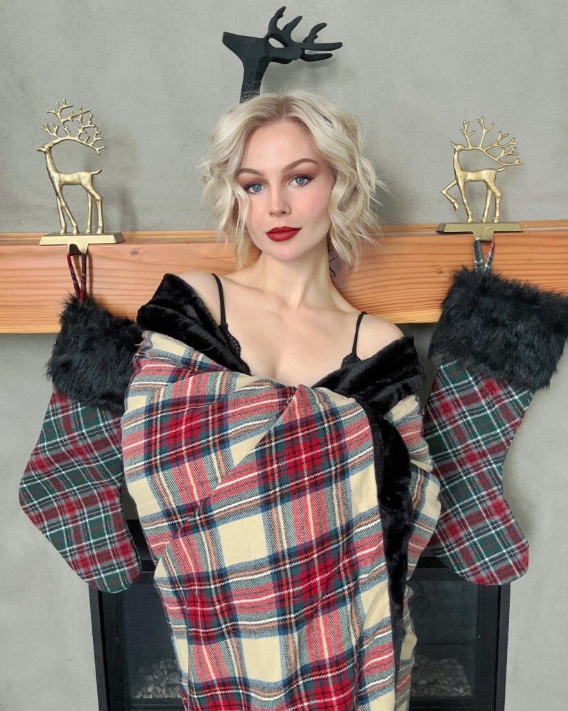 Kris Collins Net Worth, Wiki, Height, Age, Family, Husband and Career Kris Collins is primarily known for her short-form video content.