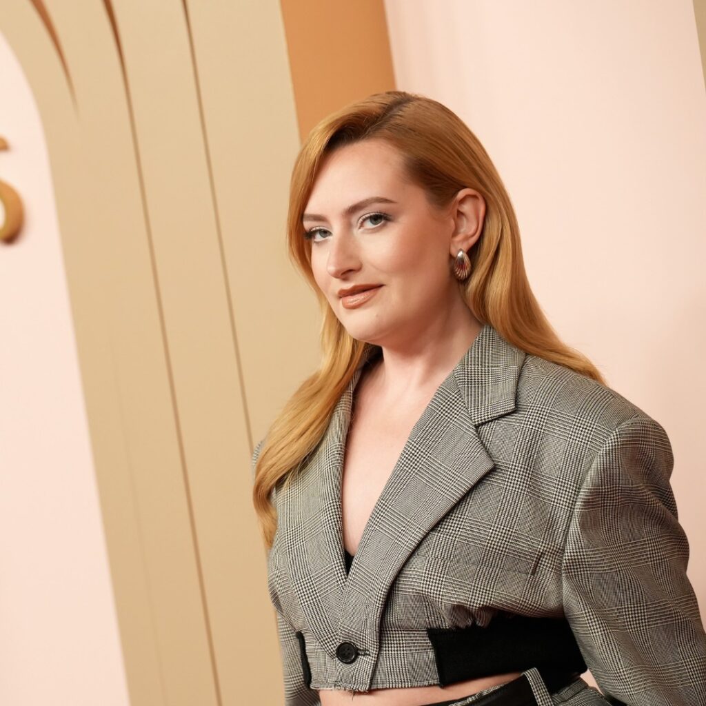 Amelia Dimoldenberg Net Worth, Wiki, Height, Age, Family, Husband and Career Amelia Dimoldenberg success is her hit YouTube series, Chicken Shop Date.