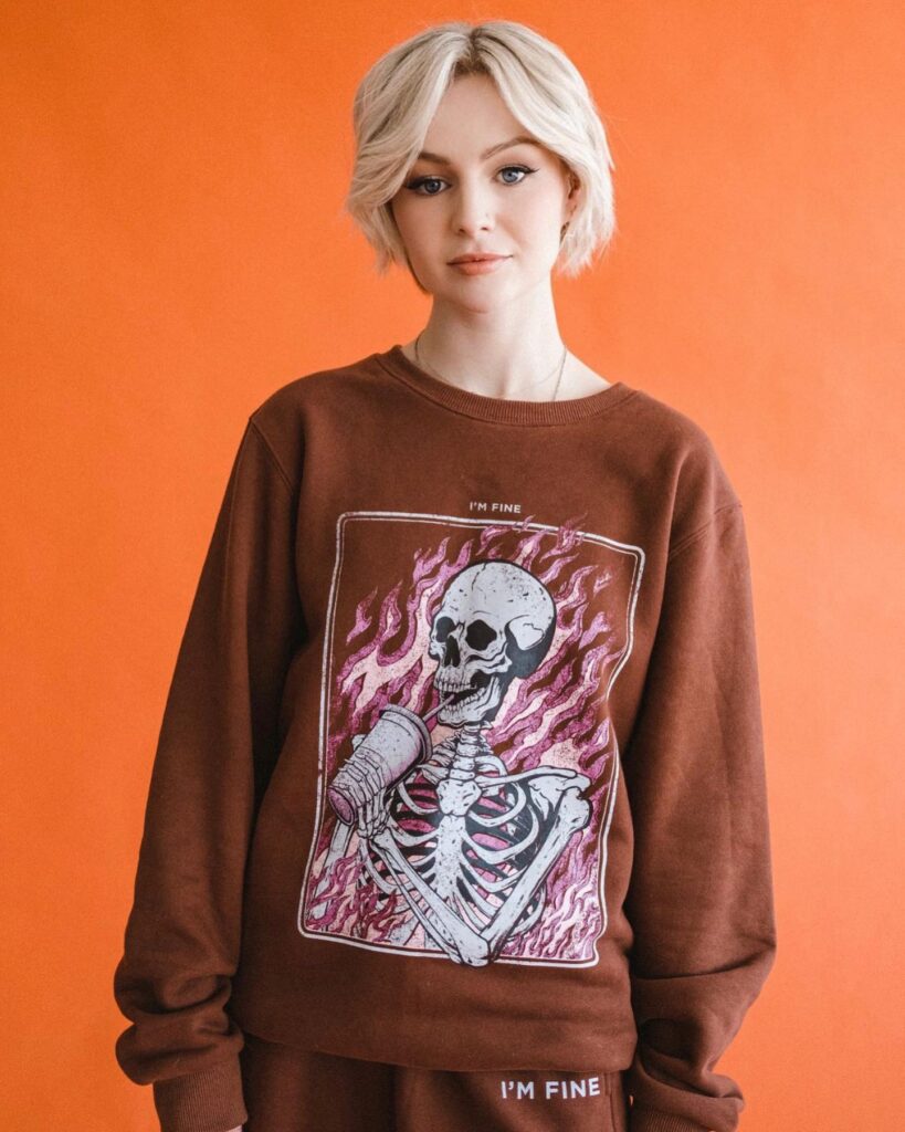 Kris Collins Net Worth, Wiki, Height, Age, Family, Husband and Career Kris Collins most recognizable features is her distinct hairstyle.