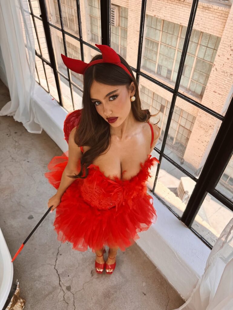 Ella Grace Cervetto Net Worth, Wiki, Height, Age, Family, Husband and Career Ella Grace Cervetto enjoys a variety of hobbies that reflect her creative and active personality.