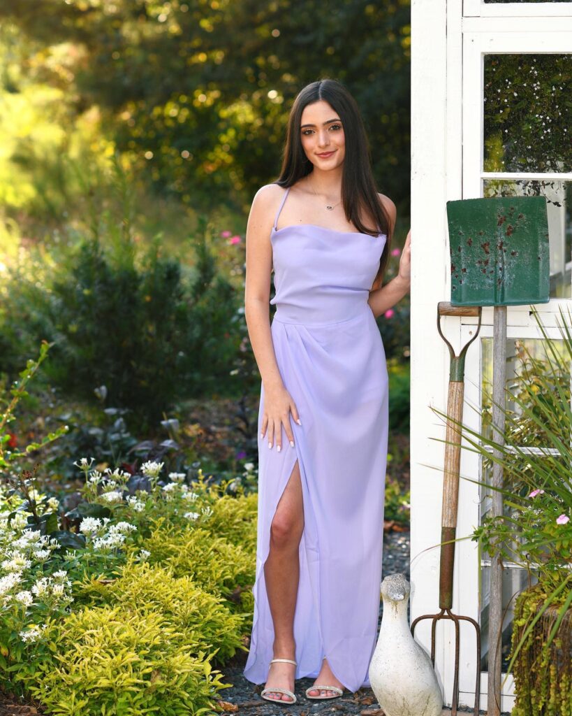 Ansley Spinks height 5 feet 4 inches and weight is 52 kg (115 lbs). 