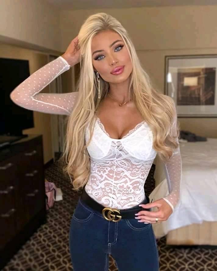 Katerina Rozmajzl Net Worth, Wiki, Height, Age, Family, Boyfriend and Career She weighs about 55 kg, and her height is 5 feet 8 inches.