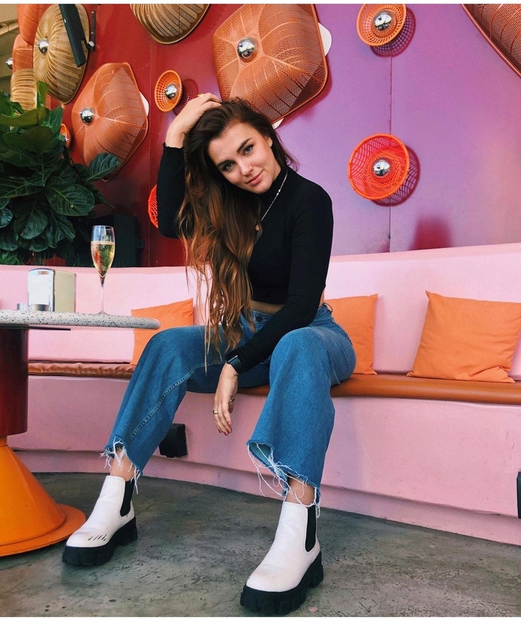 Karissa Eats Net Worth, Wiki, Height, Age, Family, Husband and Career Karissa Eats Shorts