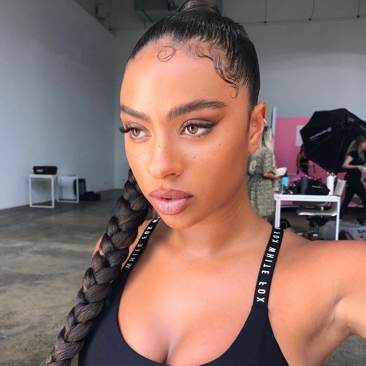 Lola Rose Thompson Net Worth $500,000 USD