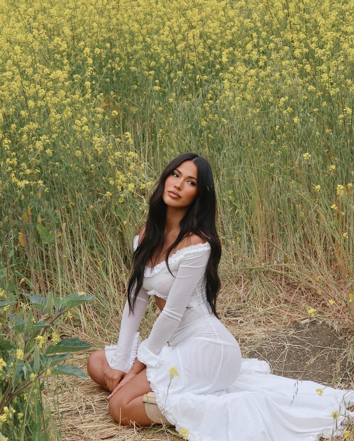 Katherine LaPrell established herself as a professional model represented by the prestigious agency One Management. 