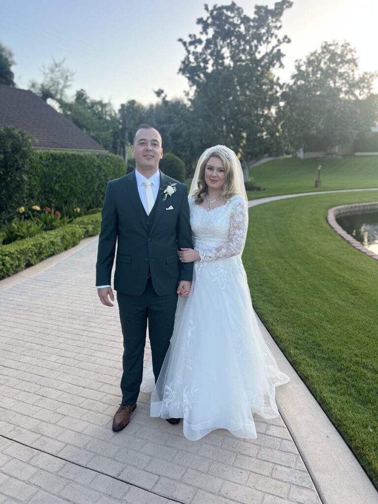 Kara McKinney Salary, Wiki, Height, Age, Family, Husband, Net Worth and Career Kara McKinney is married to Michael Dondalski.