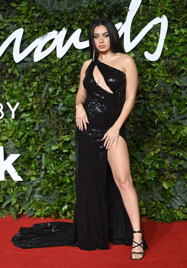 Madi Monroe Age, Wiki, Height, Family, Husband, Net Worth and Career Madi Monroe is known for her trendy and chic fashion sense.