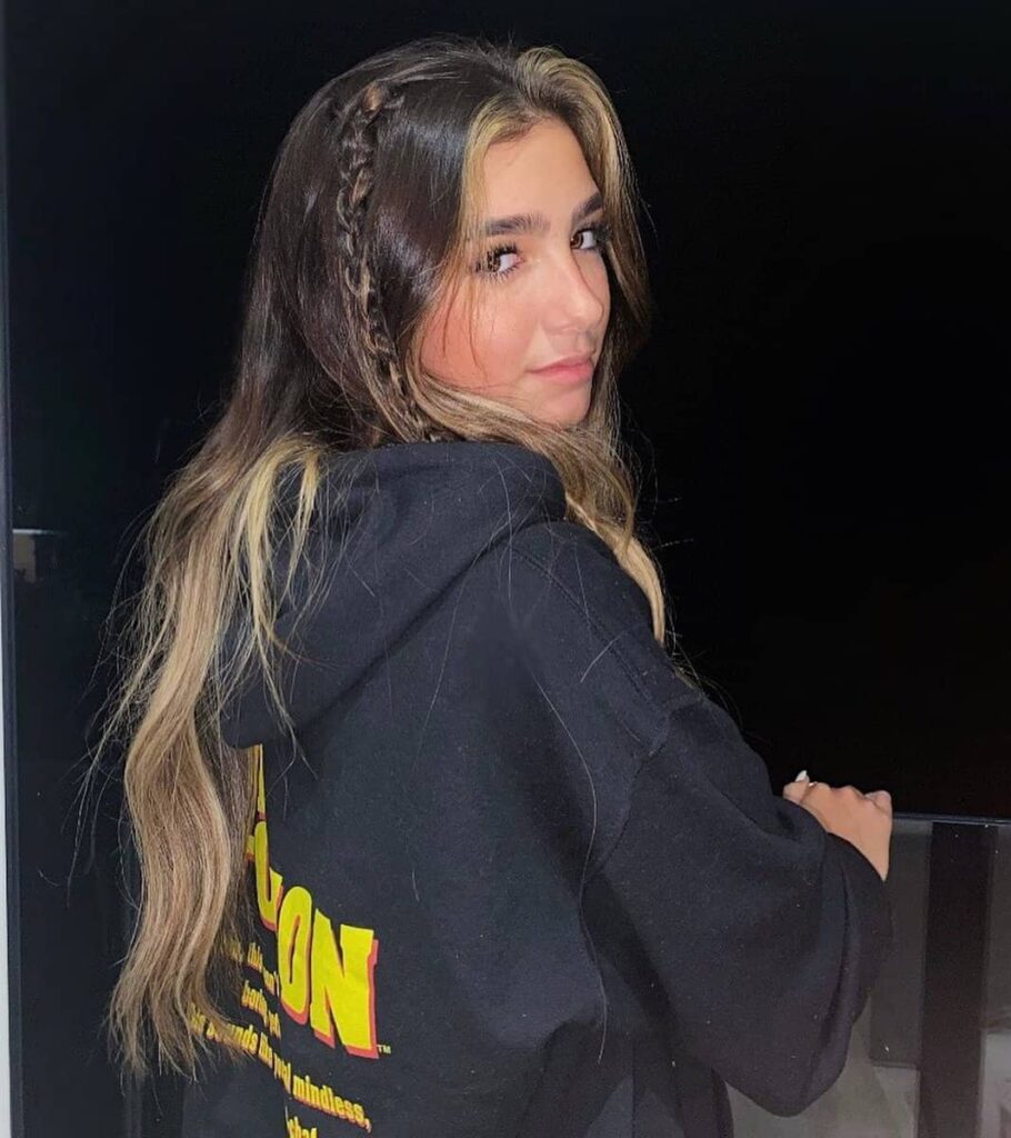 Issey Moloney Net Worth, Wiki, Height, Age, Family, Boyfriend and Career Issey Moloney has been linked fellow TikToker Callum Martin.