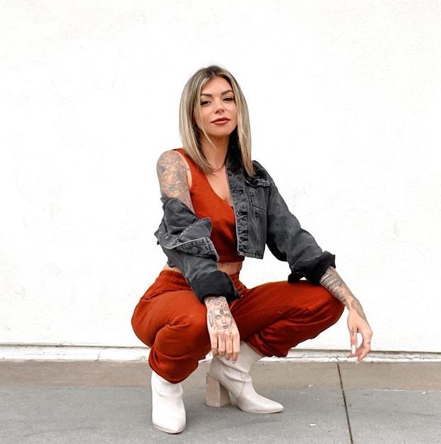 Kodye Elyse a modern social media to build a personal brand.